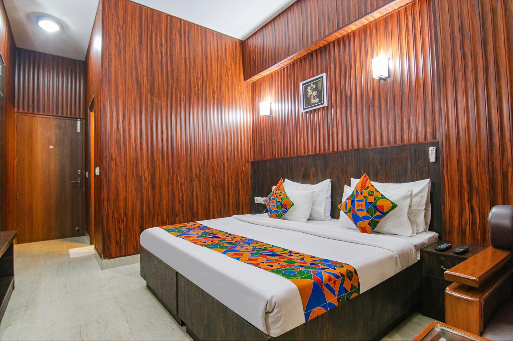 Fabhotel Prime The Rivlet Mg Road Gurgaon Bagian luar foto